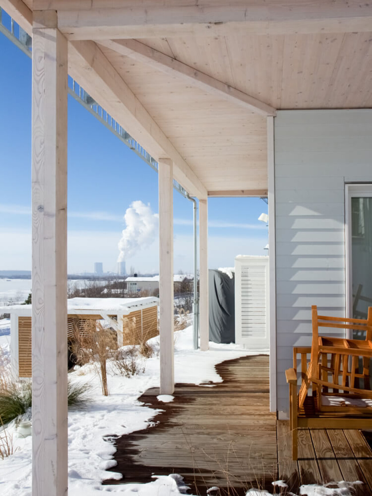 Wohnung 3: Schneelandschaft auf der Terrasse mit Blick auf den Hainer See.